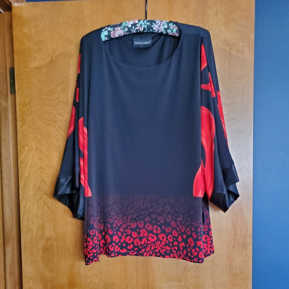 Frank Lyman Batwing blouse